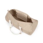Sac de voyage beige en toile ouvert