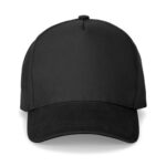 Casquette noire simple sur fond blanc