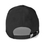 Arrière d’une casquette noire réglable
