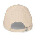 Casquette beige vue de dos avec attache réglable